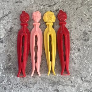Colourful Vintage Rogers Clean Grip Clothespin Dog Grandma boy Plastic Figurines